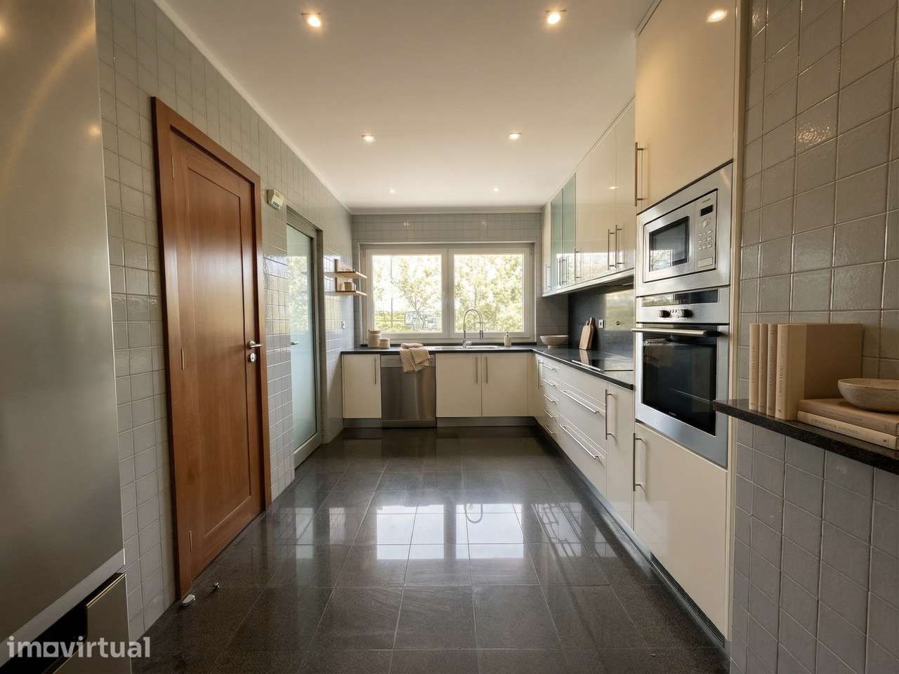 Apartamento t4 à venda na Rua Dom João I, 15938 - Grande imagem: 2/11