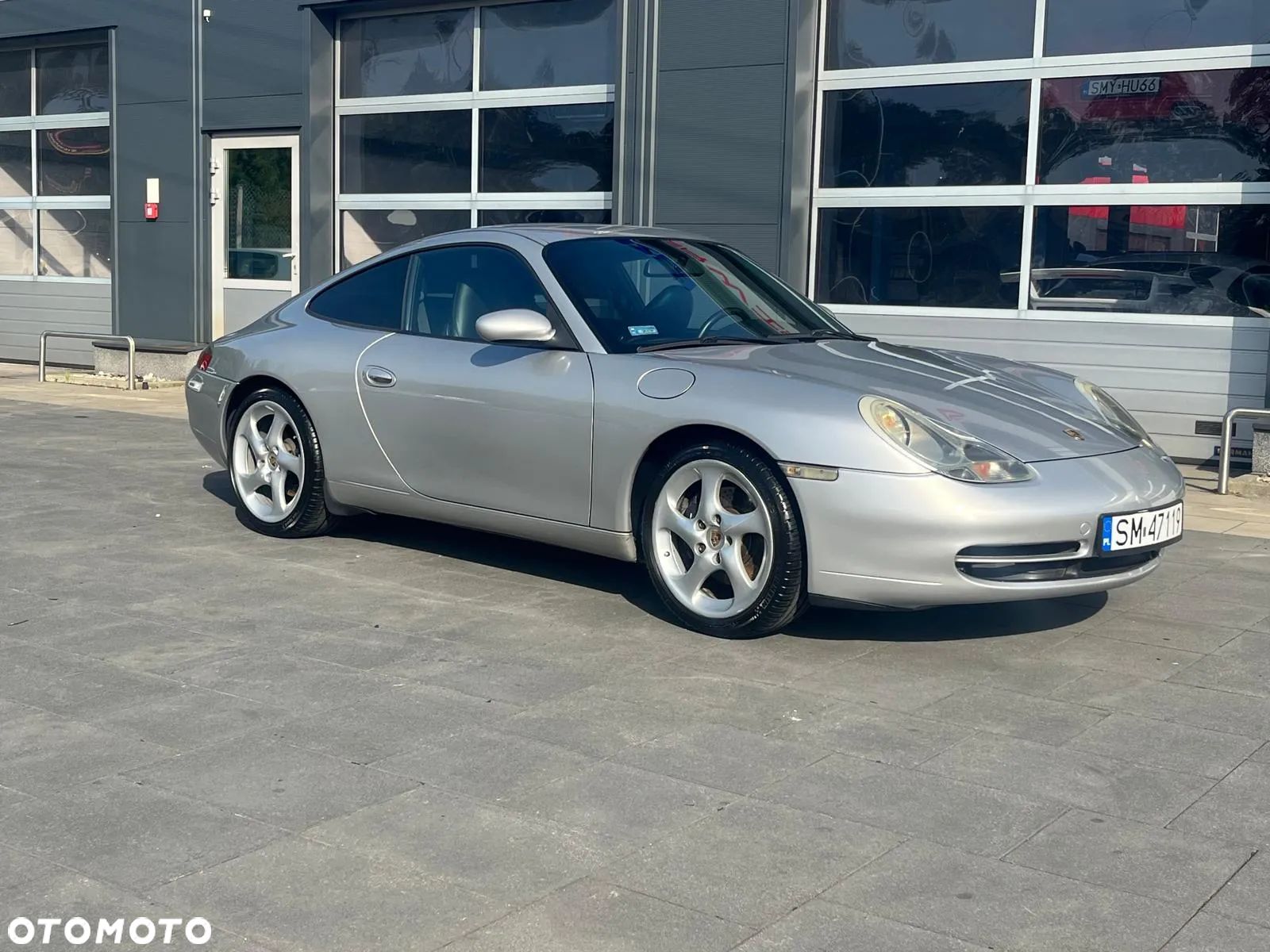 Porsche 911 Carrera - 1