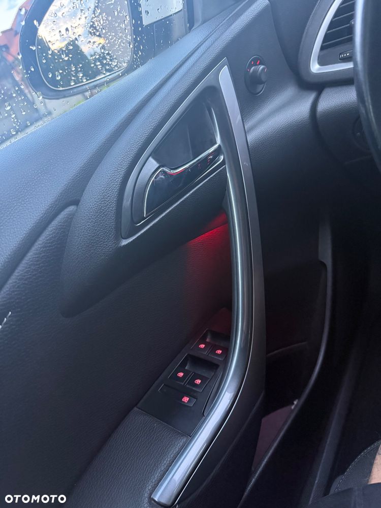 Opel Astra 2.0 CDTI Cosmo - 39