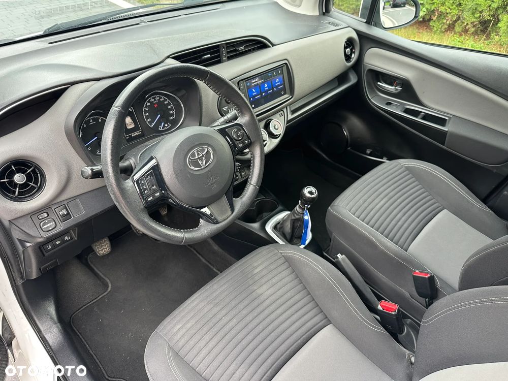 Toyota Yaris 1.5 Dynamic - 16