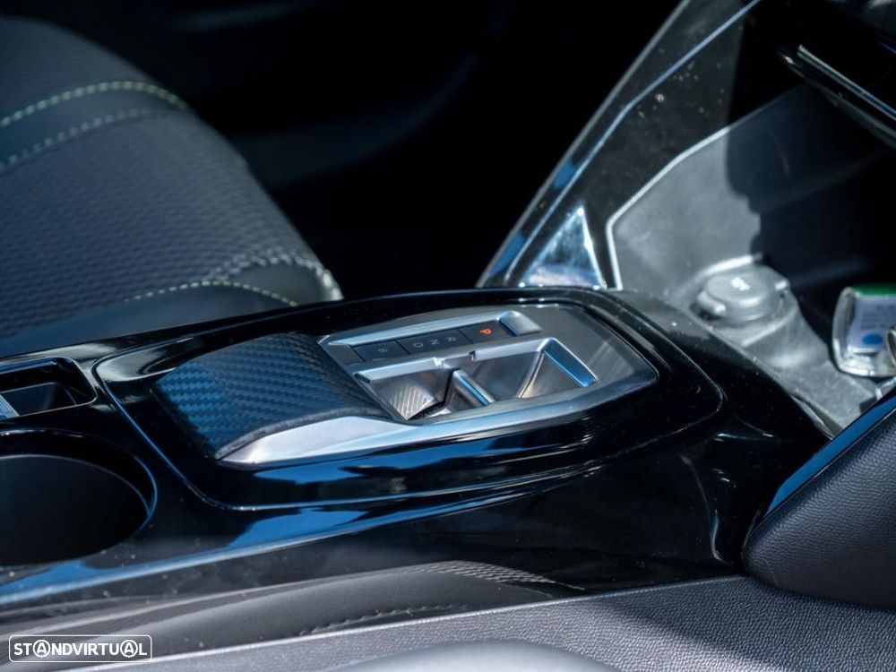 Peugeot e-2008 54 kWh GT - 19