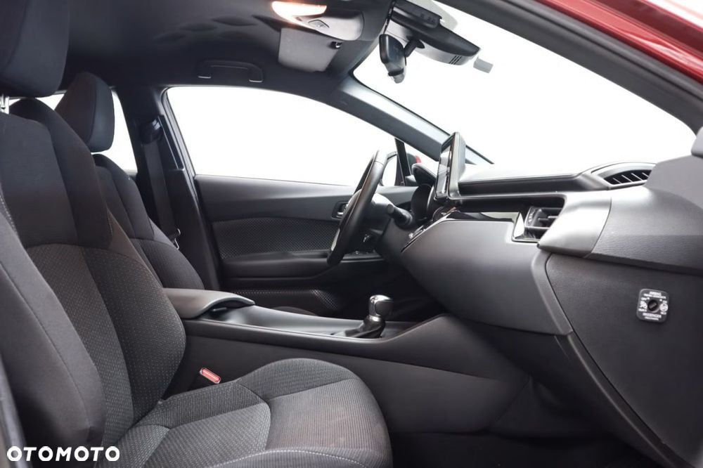 Toyota C-HR - 11