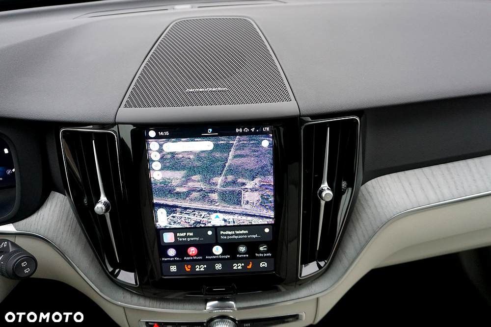 Volvo XC 60 B4 D Plus Dark - 34