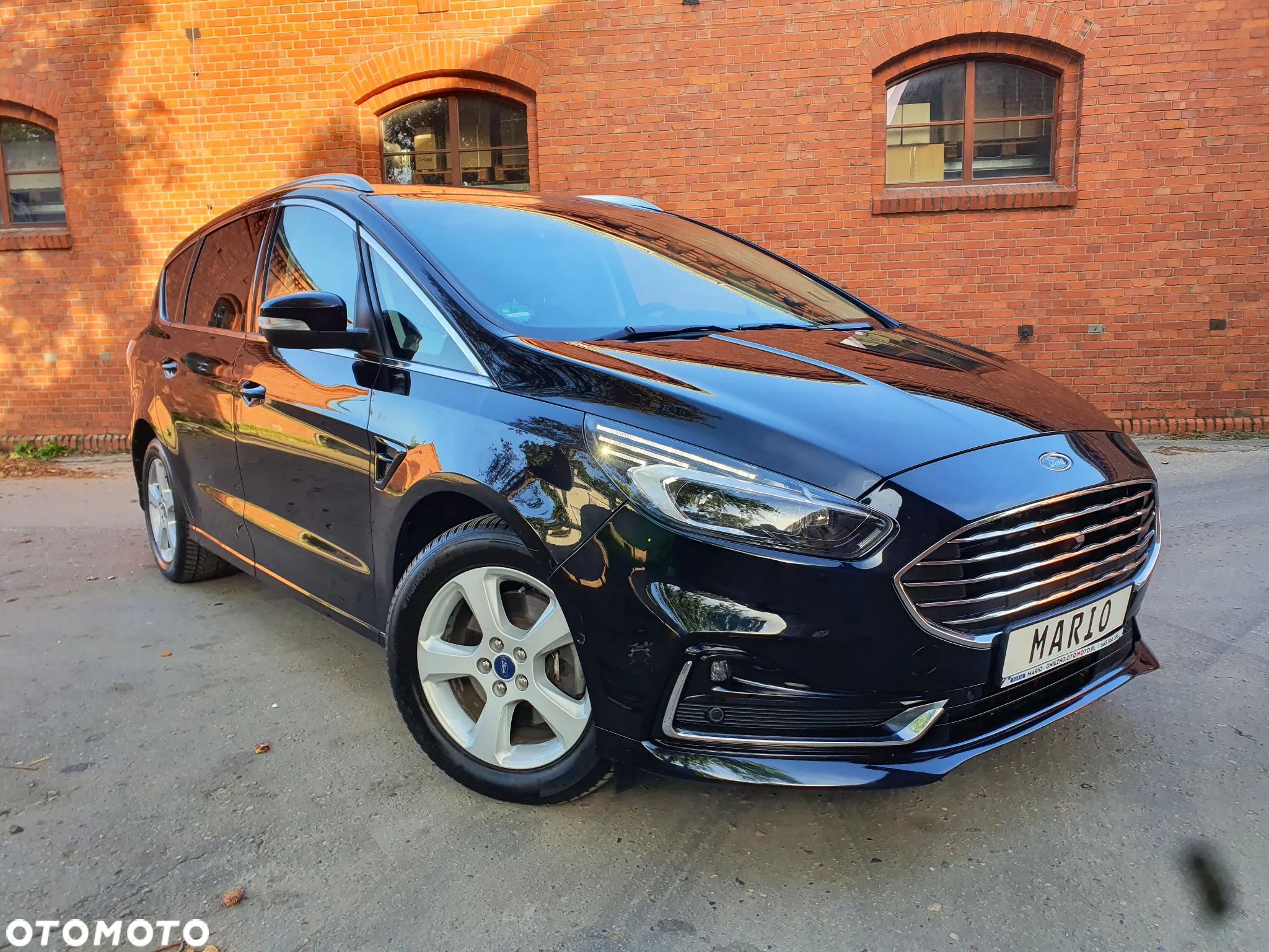 Ford S-Max 2.0 EcoBlue Titanium - 1