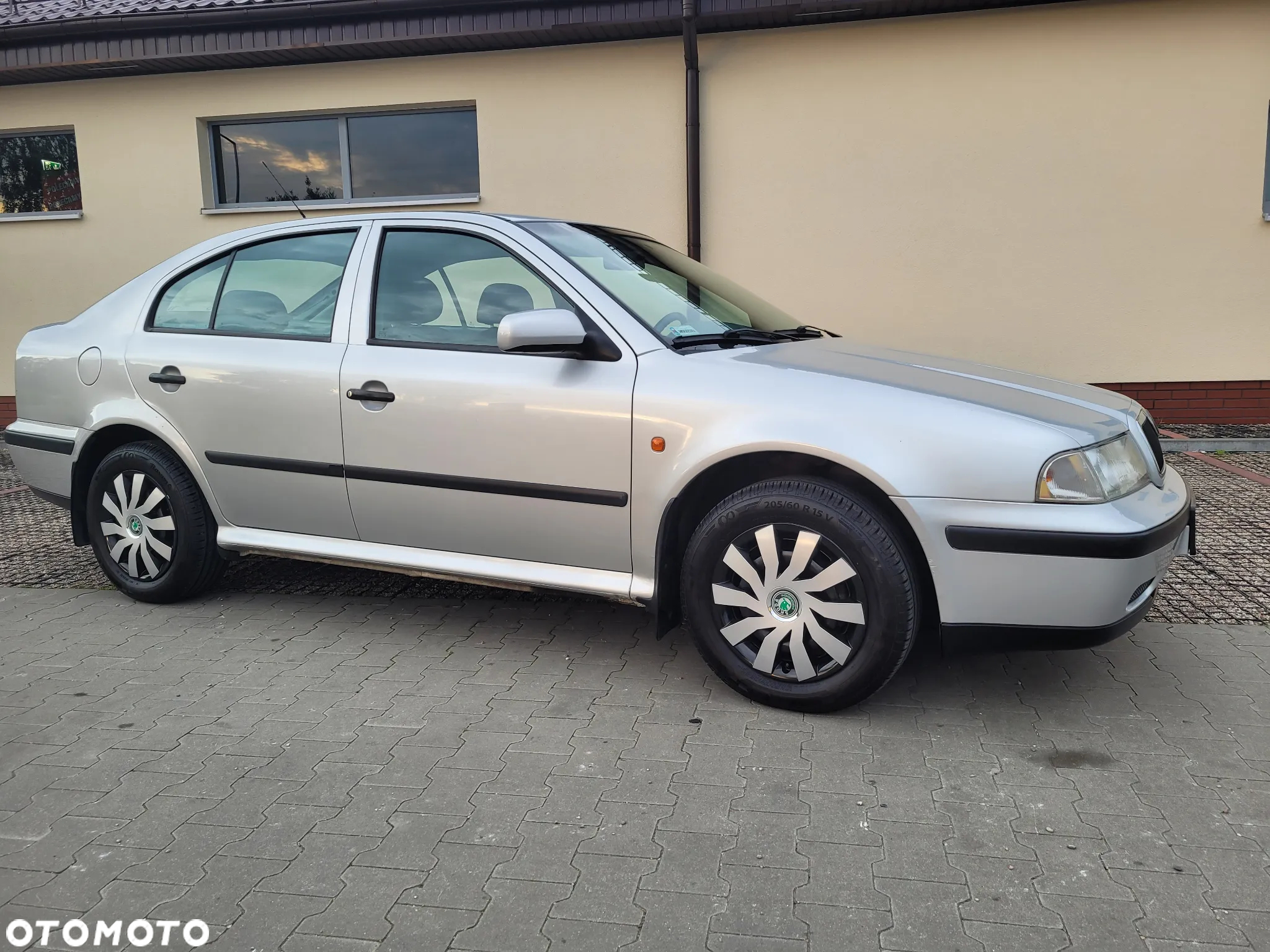 Skoda Octavia 1.6 GLX - 3