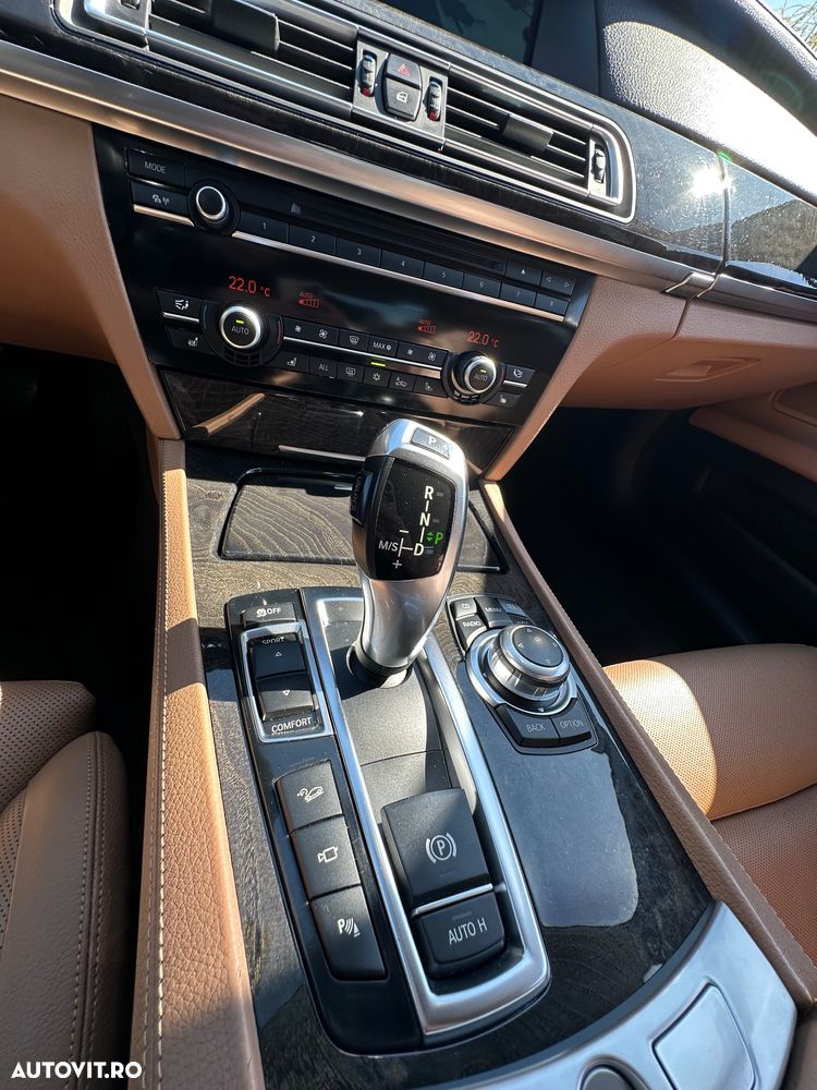 BMW Seria 7 740d xDrive Aut. - 8