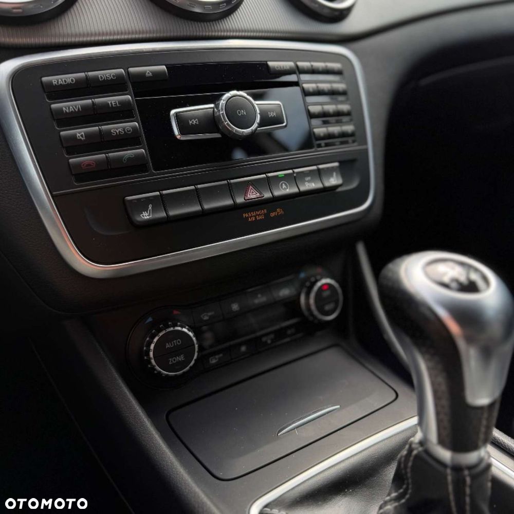 Mercedes-Benz GLA - 34