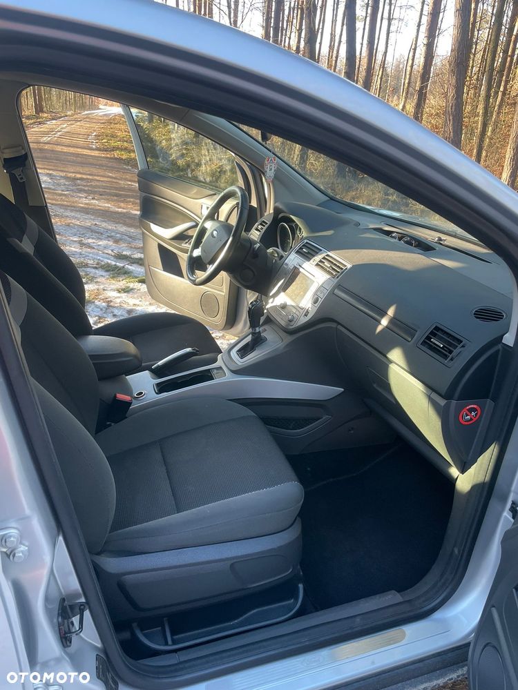 Ford Kuga - 9