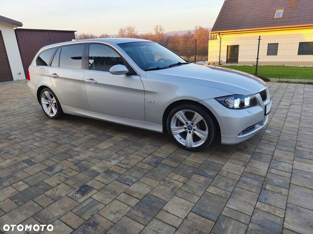 BMW Seria 3 330i - 11