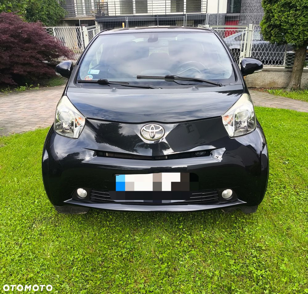 Toyota iQ - 1