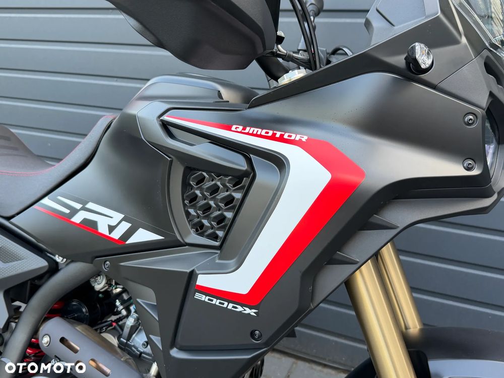 QJMOTOR SRT 300DX - 5