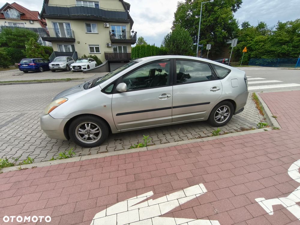 Toyota Prius - 10