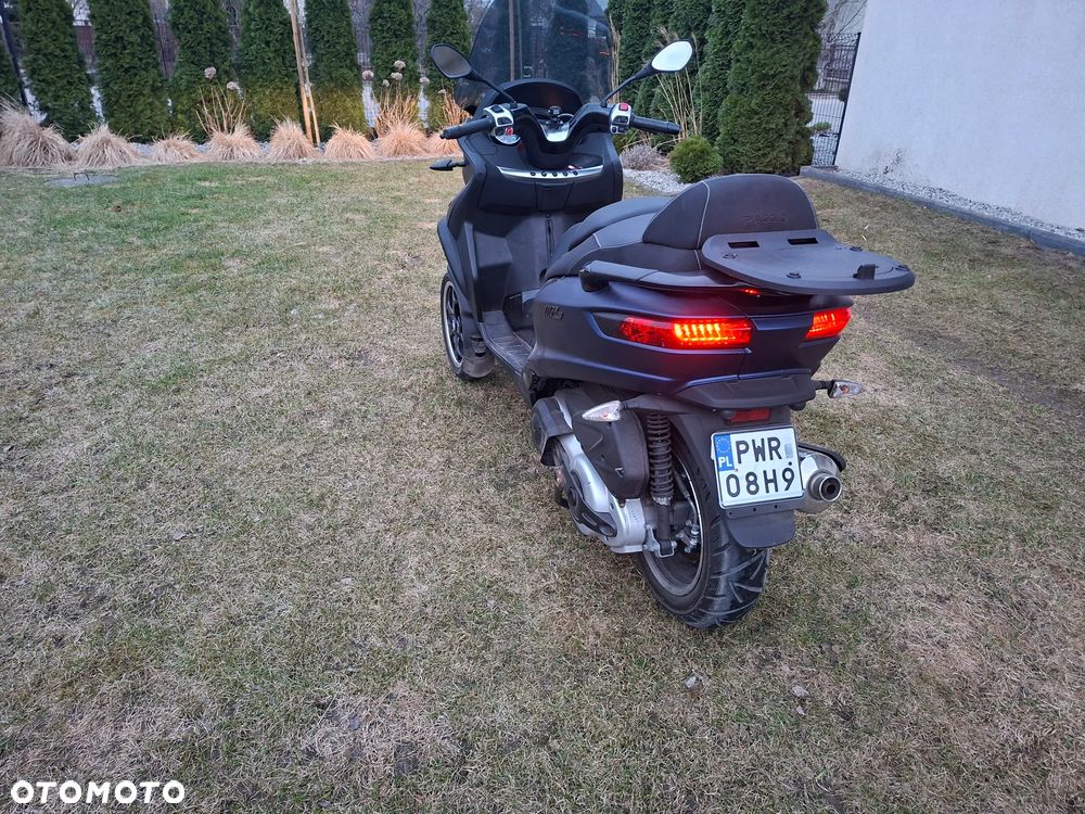 Piaggio MP-3 - 4