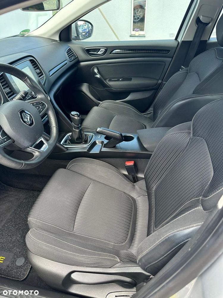 Renault Megane ENERGY TCe 100 LIFE - 11