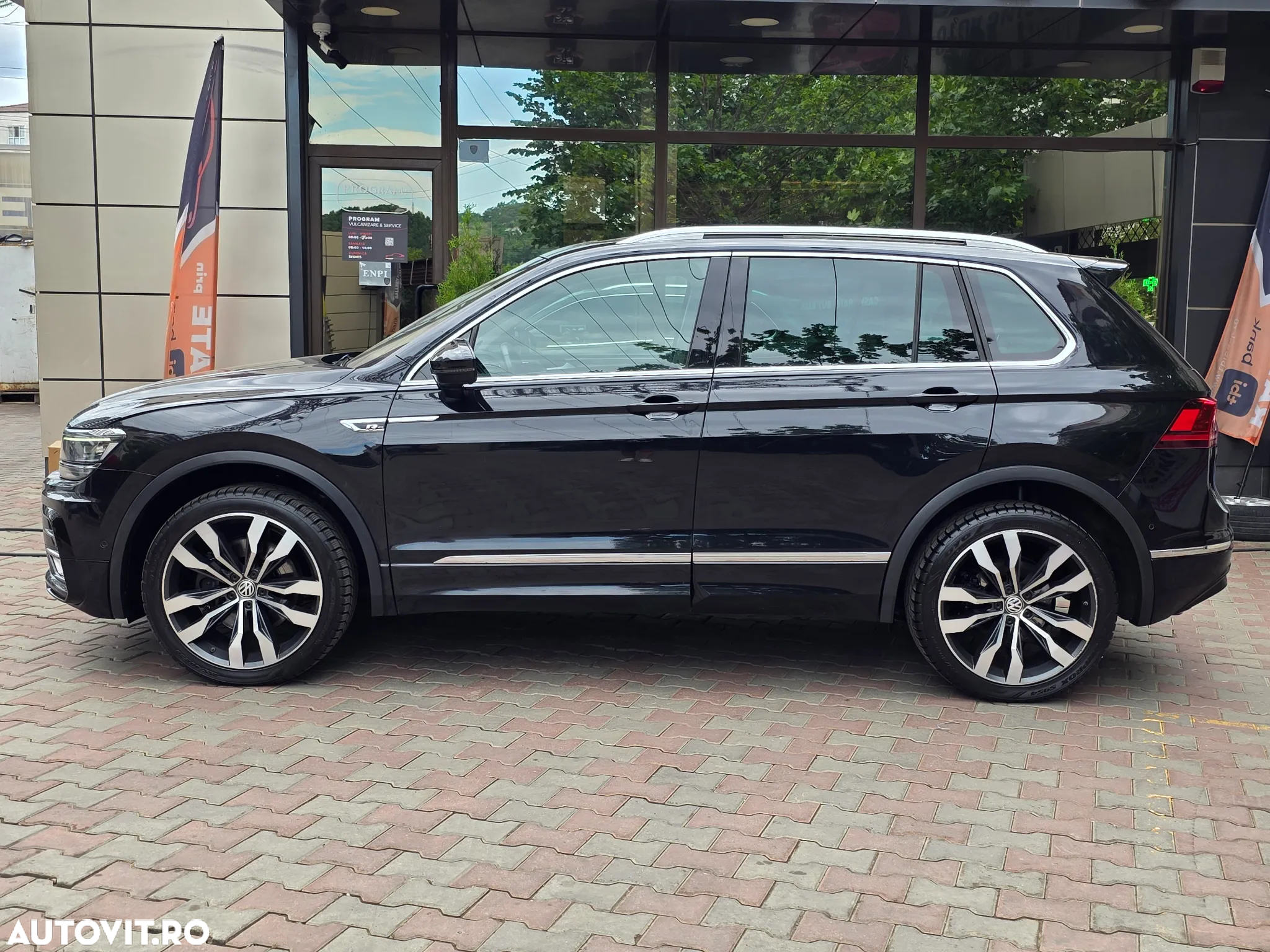 Volkswagen Tiguan 2.0 TDI 4Mot DSG Comfortline - 23