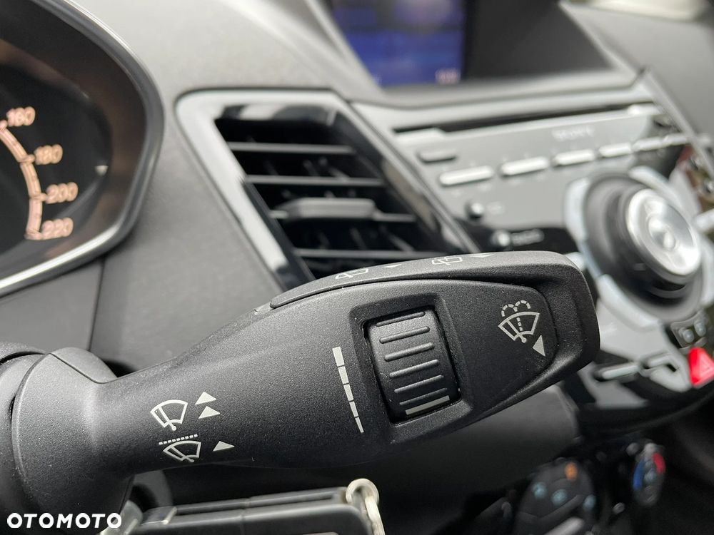 Ford Fiesta 1.0 EcoBoost S&S TITANIUM - 15