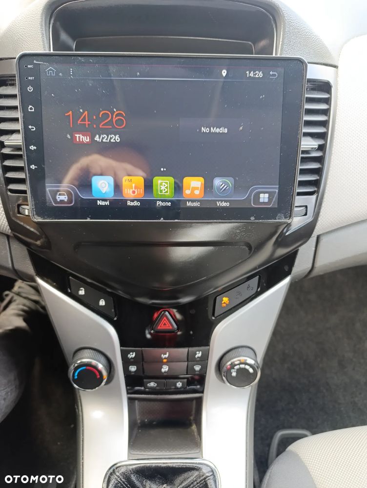 Chevrolet Cruze 1.6 LS - 8