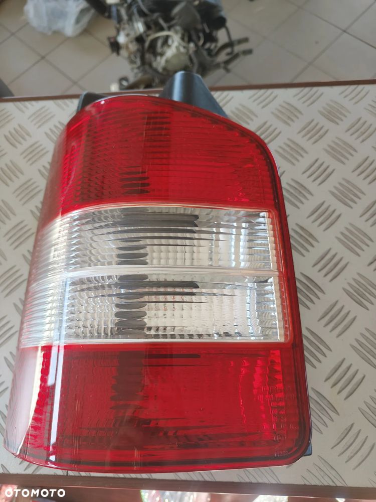 VW T5 LAMPA tył lewa drzwi EUROPA - 1