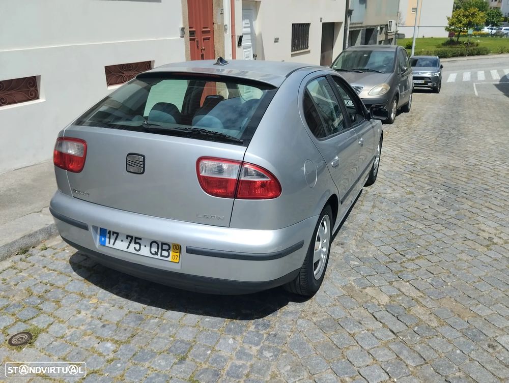 SEAT Leon 1.6 Signo - 8