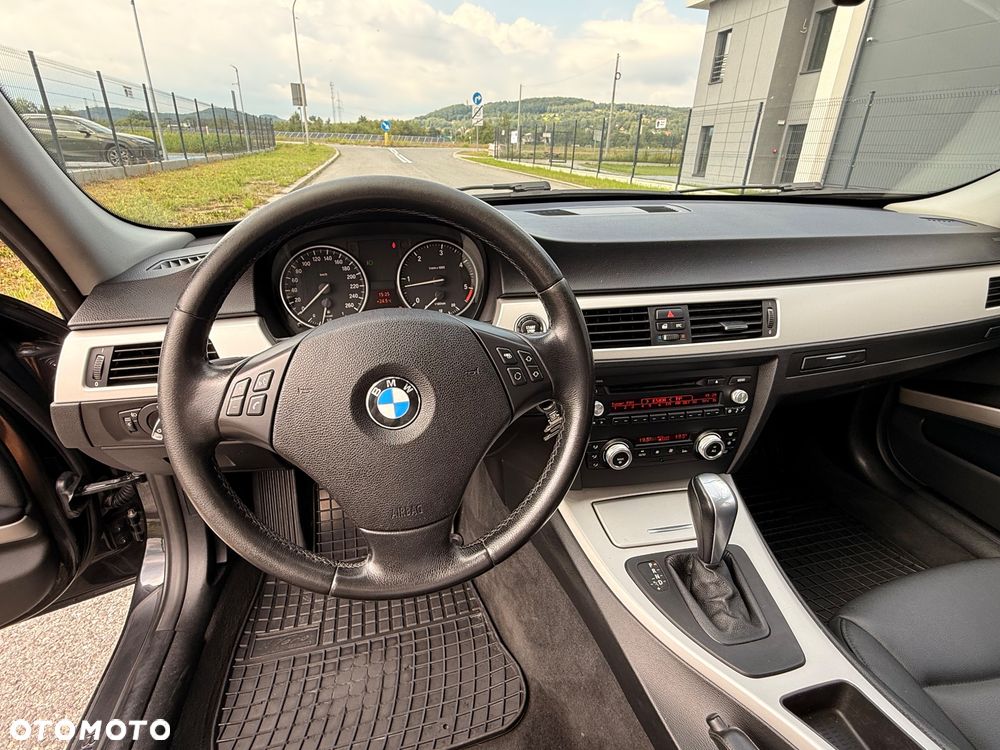 BMW Seria 3 318d DPF Edition Sport - 26