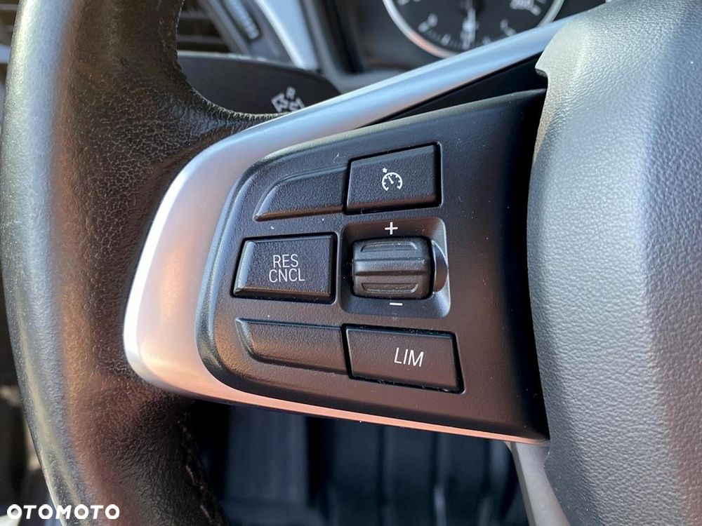 BMW X1 sDrive20i Advantage - 27