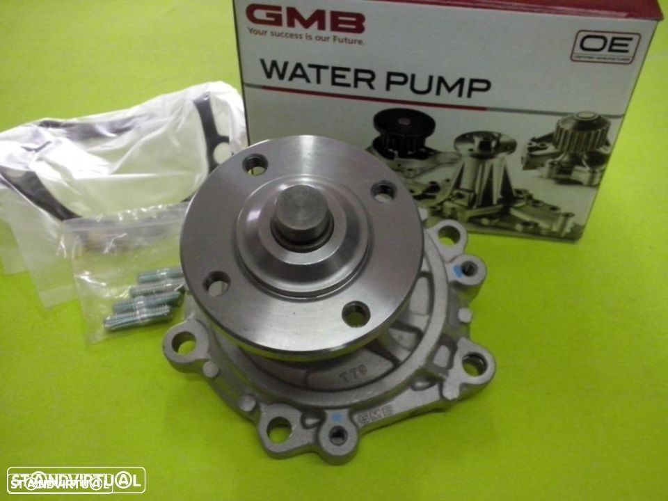 Bomba de água Toyota Hiace Hilux Dyna 2L 3L (Nova) - 1
