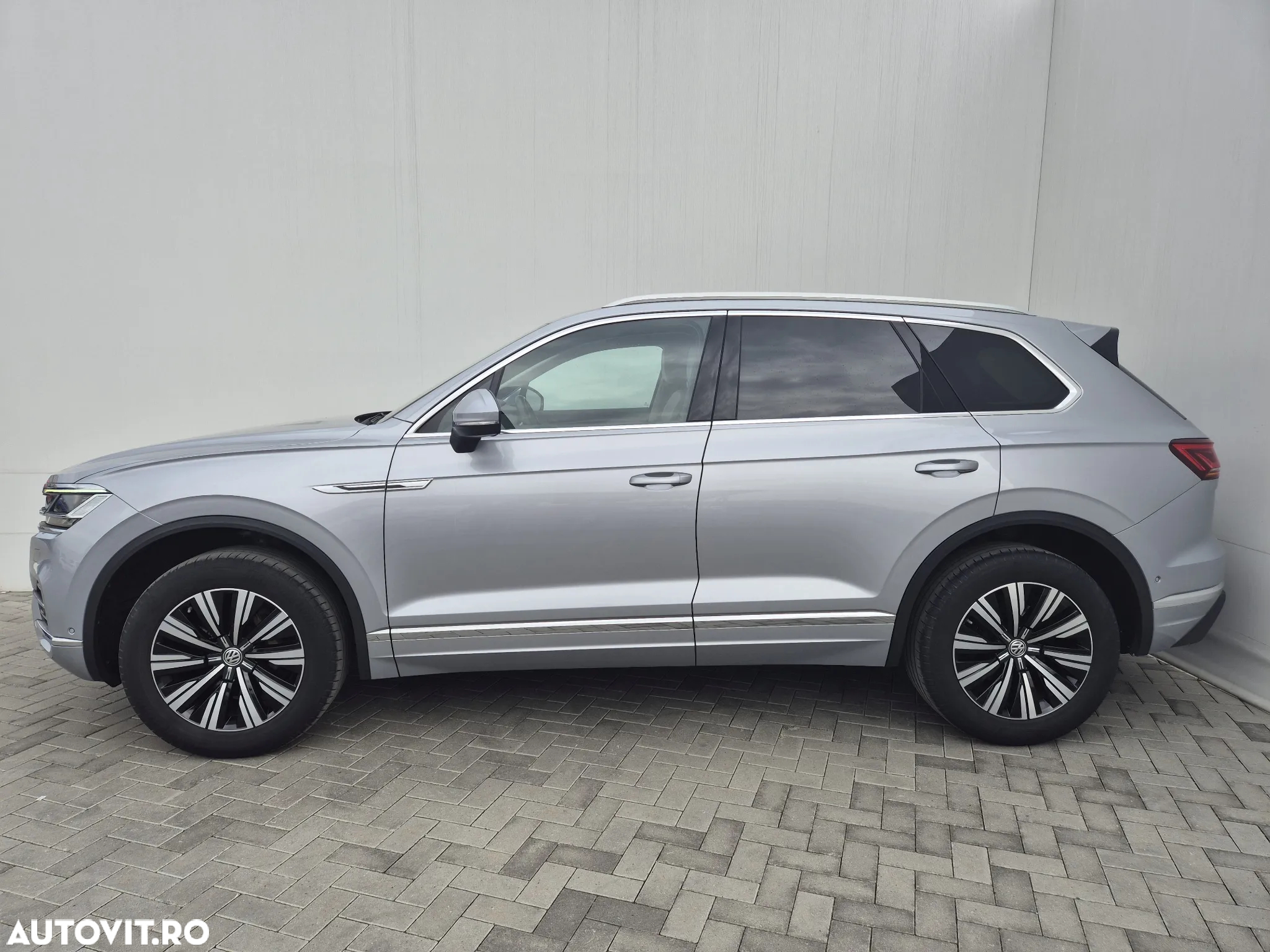 Volkswagen Touareg - 2