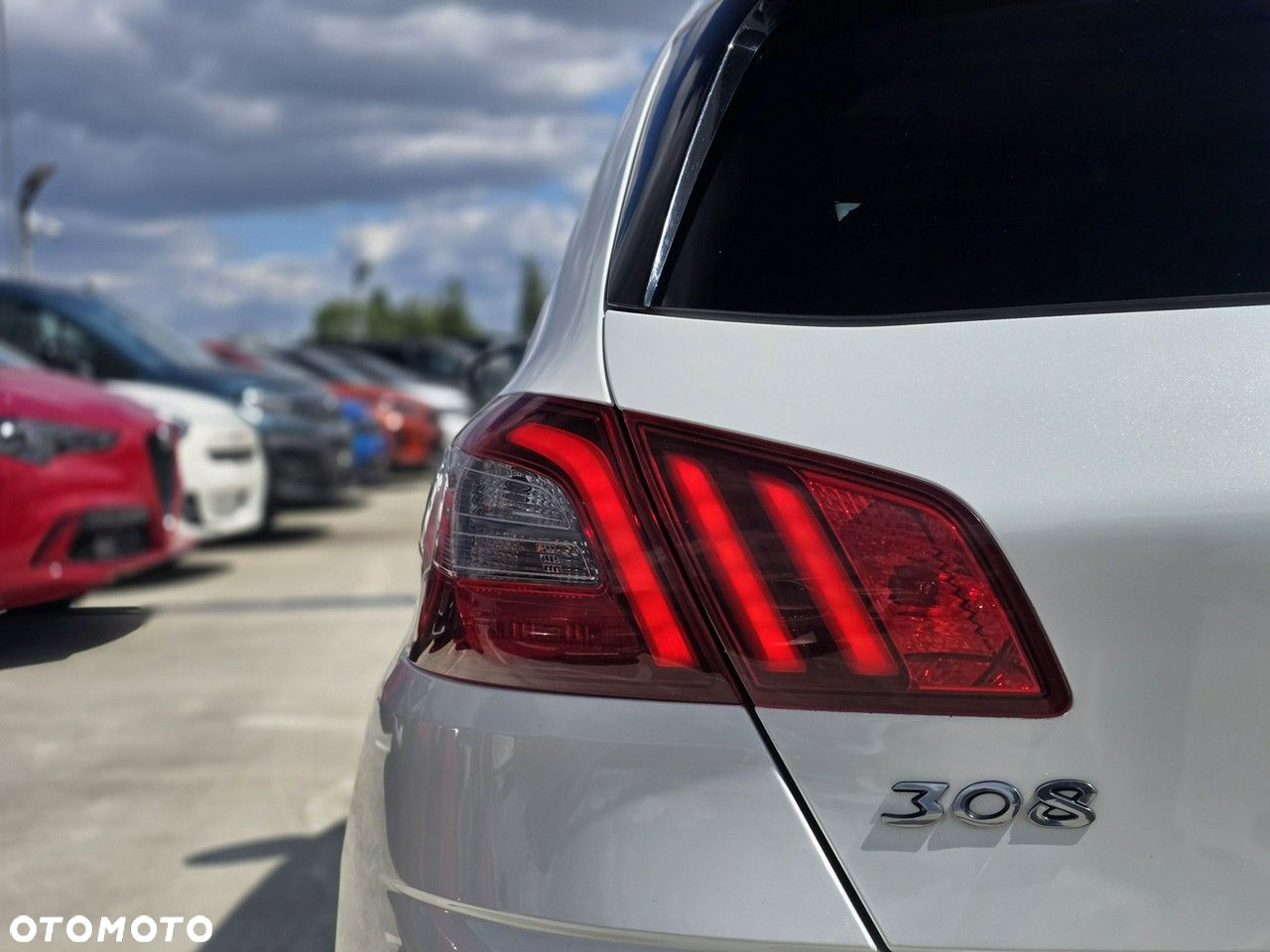 Peugeot 308 1.2 PureTech GPF Allure S&S - 8