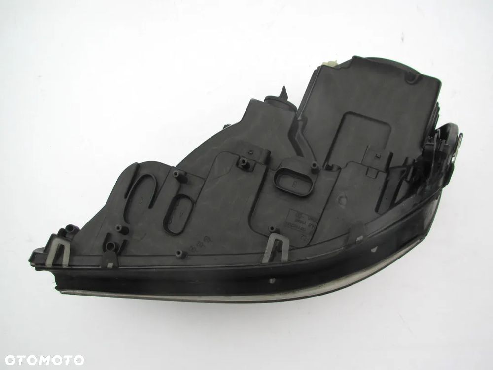 MERCEDES ML W164 2005 - reflektor USA HELLA - 14