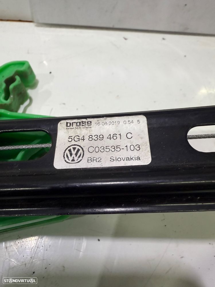Elevador trás esquerdo Volkswagen Golf VII de 2013 a 2017 | 5G4839461C - 5Q4959811D - C03535103 - A63081111 - BROSE - 2