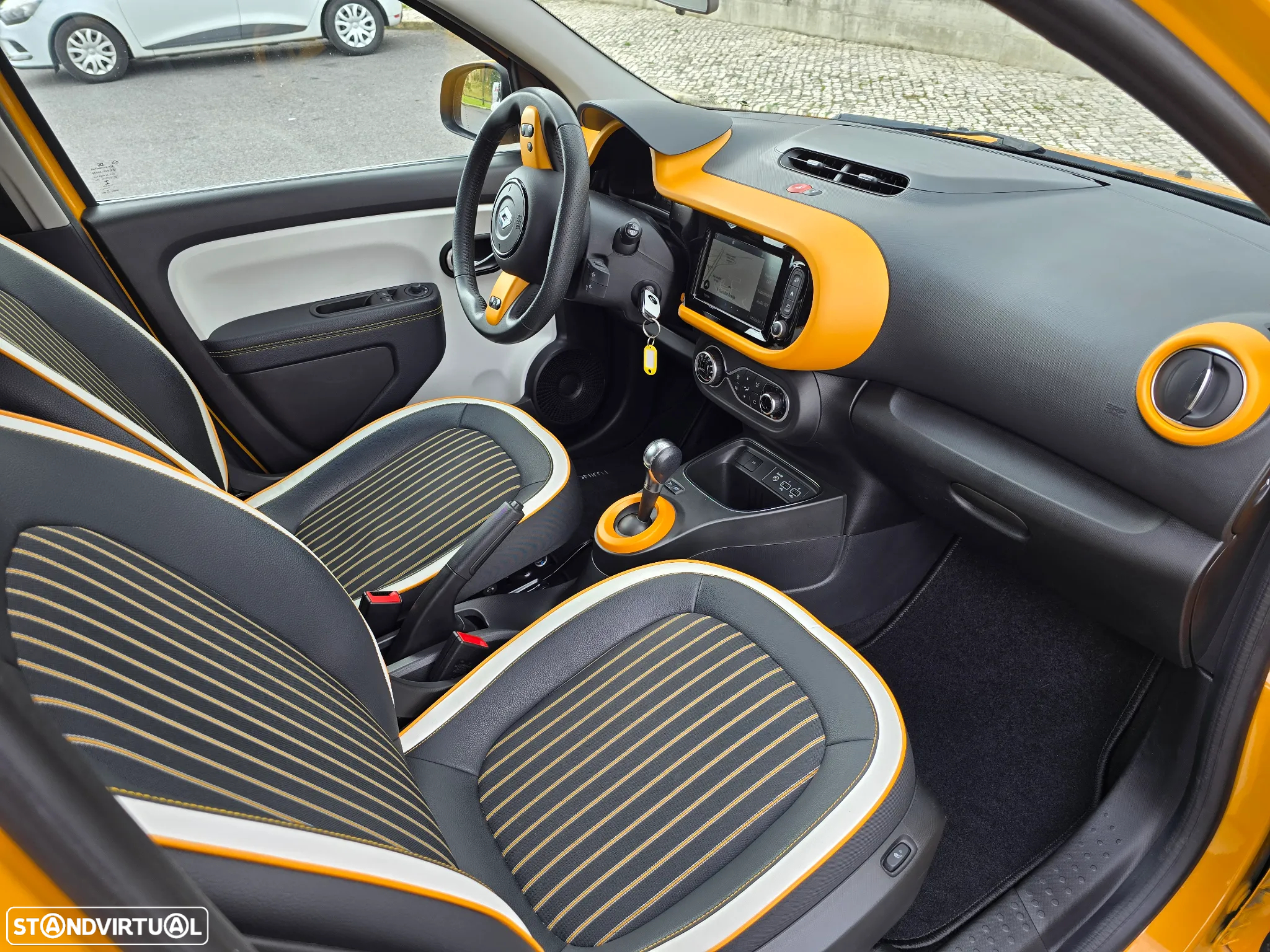 Renault Twingo Z.E. 22 Intens - 10