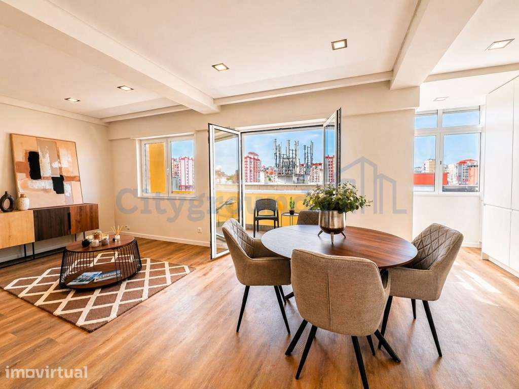 Apartamento T3 com varanda em reabilitação - Benfica - Grande imagem: 2/24