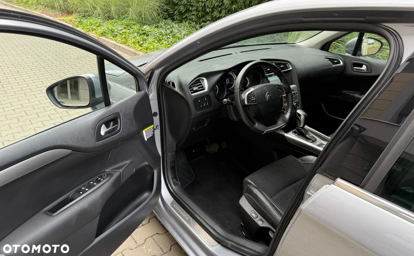 Citroën C4 PureTech 130 Stop&Start EAT8 SHINE - 9