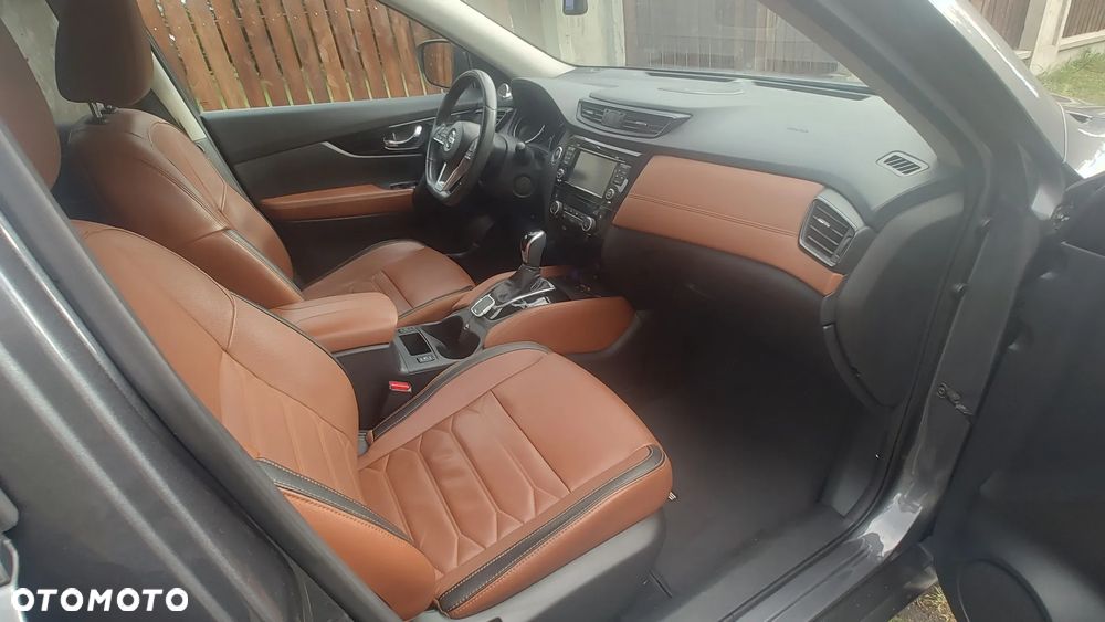 Nissan Rogue - 15