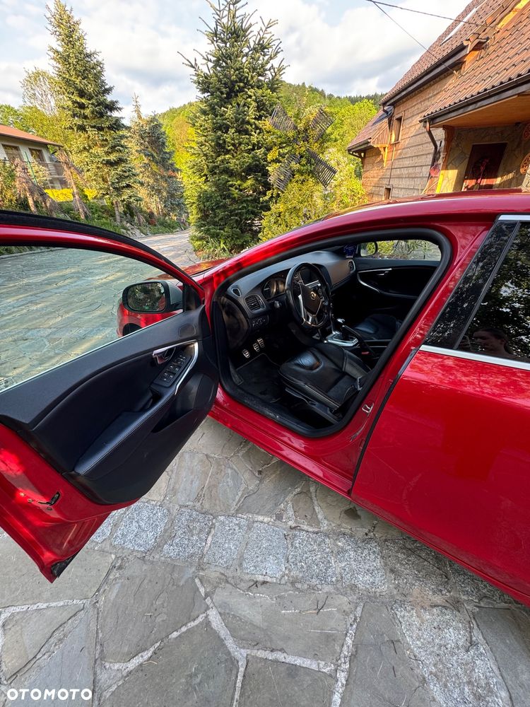 Volvo V40 D2 Drive-E R-Design Momentum - 10