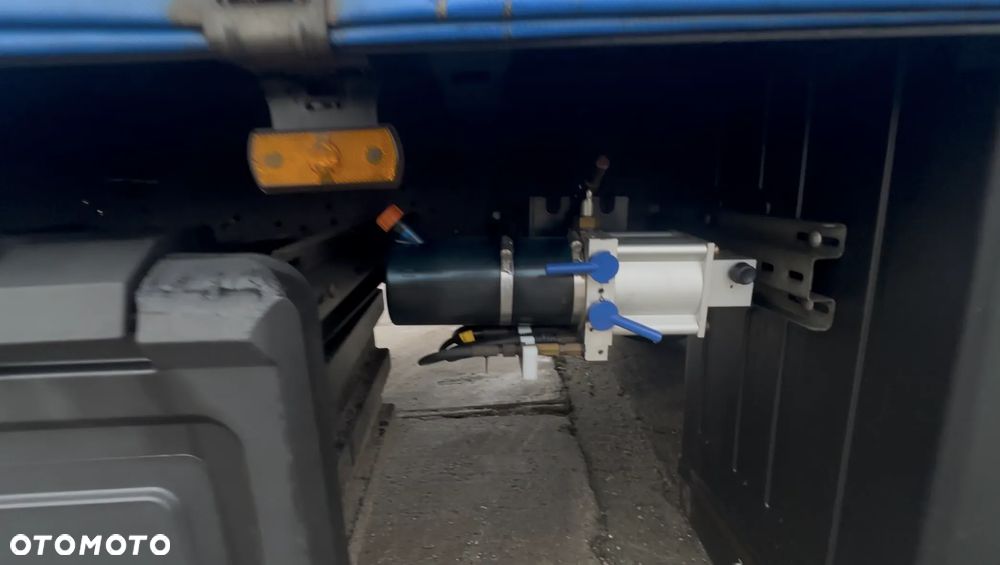 Schmitz Cargobull SCB Varios - 10