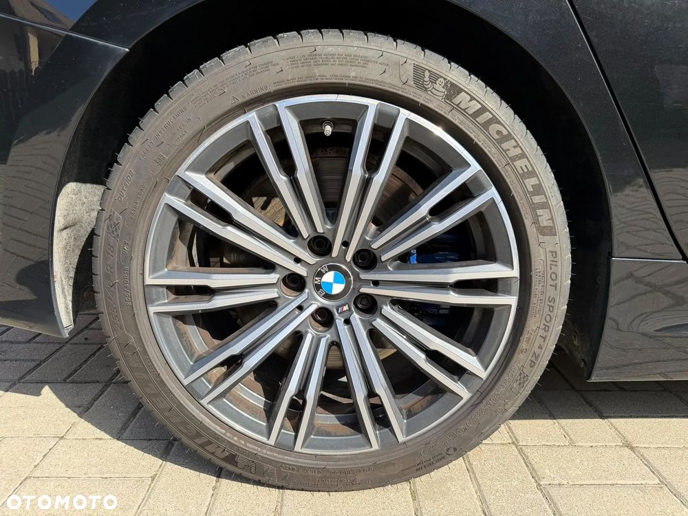BMW Seria 3 330i xDrive M Sport sport - 13