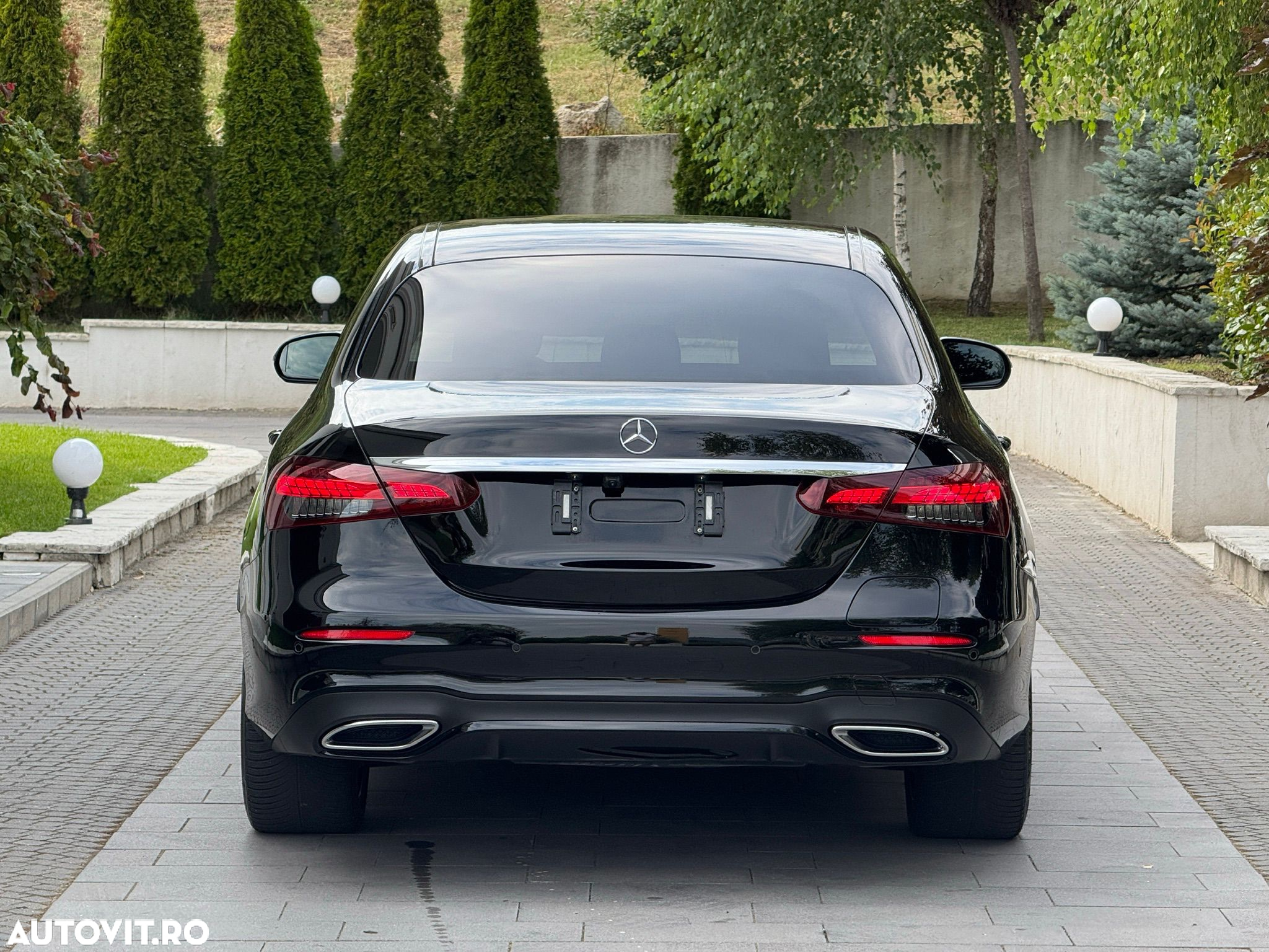 Mercedes-Benz E 300 9G-TRONIC AMG Line - 5