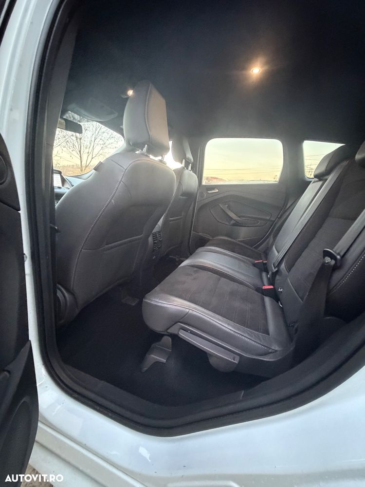 Ford Kuga 2.0 TDCi 4x4 Aut. ST-Line - 9