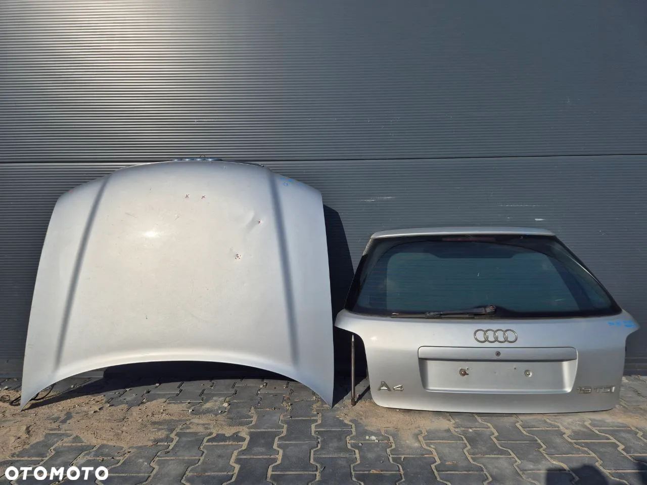 KLAPA / MASKA / DRZWI AUDI A4 B5 PRZED LIFT - 1