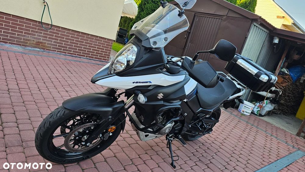 Suzuki V-STROM - 10