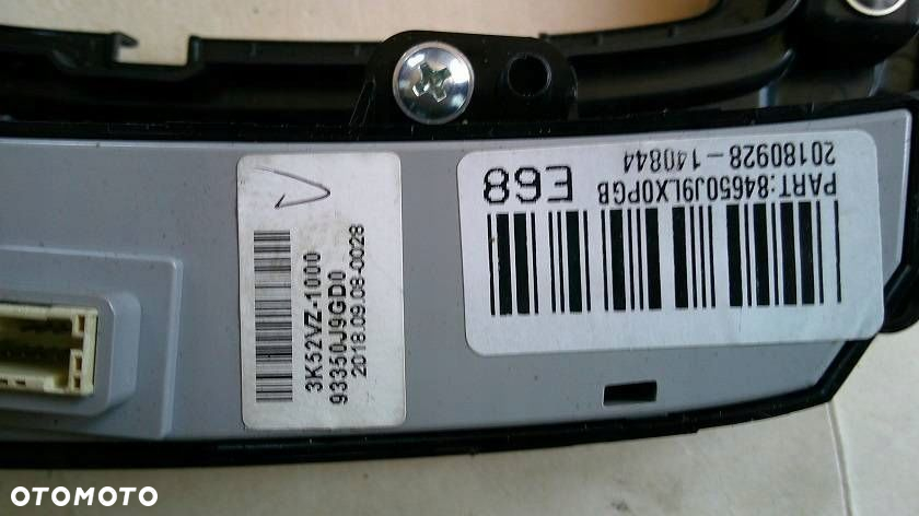 HYUNDAI KONA PANEL RAMKA ZMIANY BIEGÓW ŁADOWARKA 95560-J9000 - 2