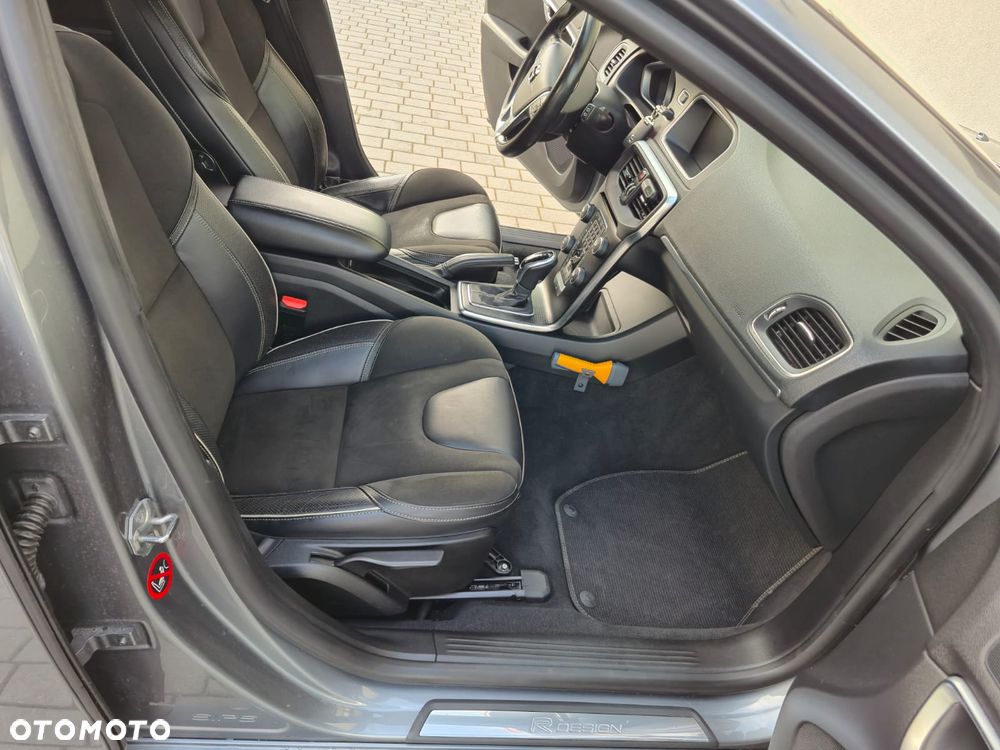 Volvo V40 D3 Drive-E R-Design Kinetic - 20