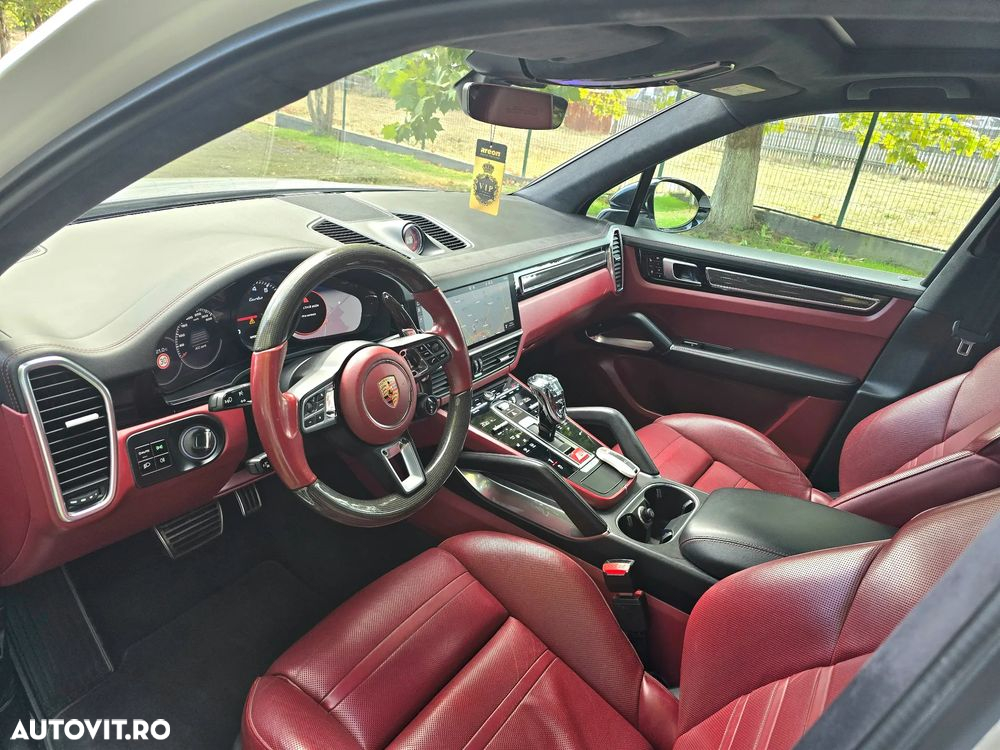 Porsche Cayenne - 9