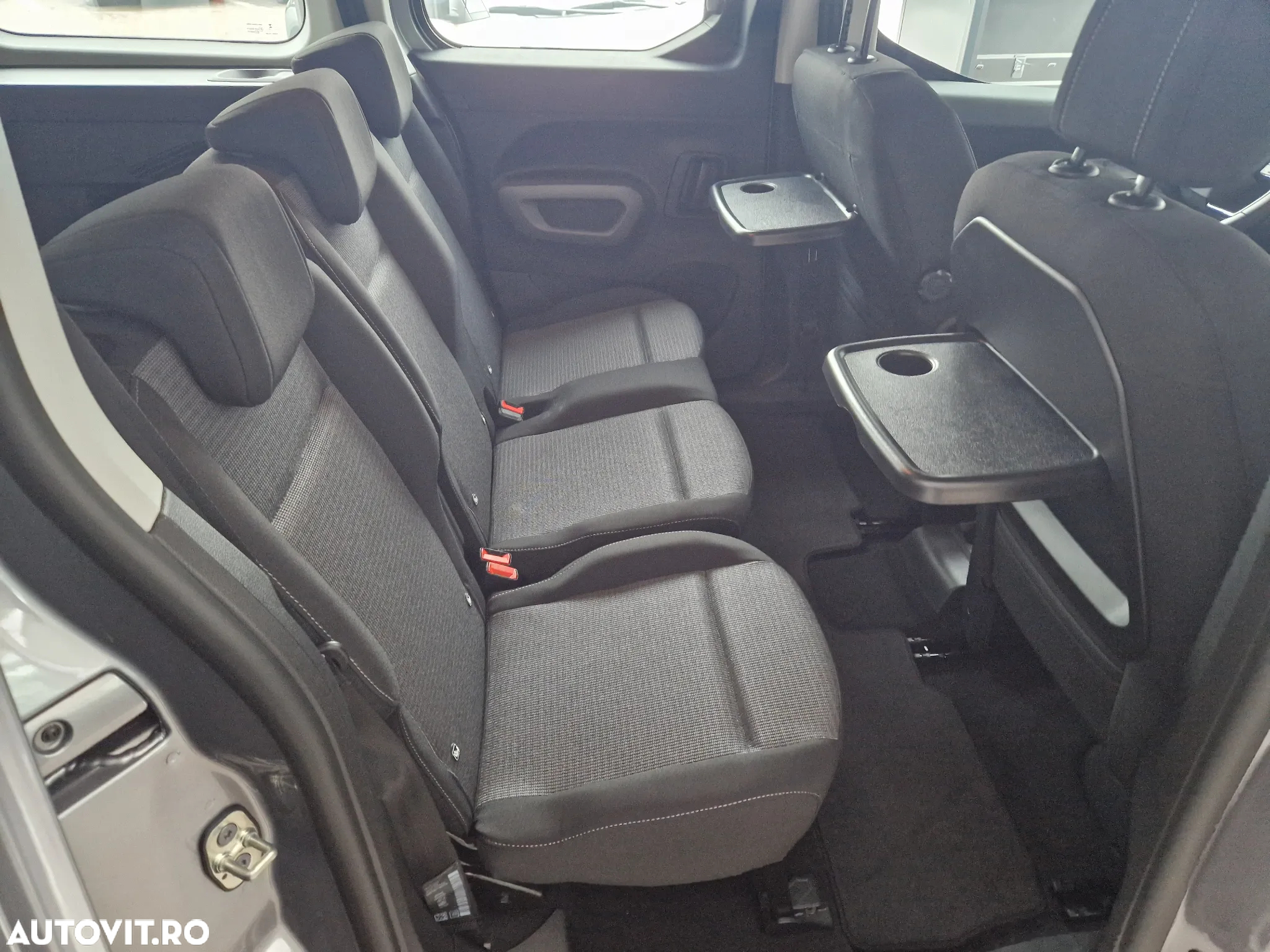 Toyota Proace City Verso 136 CP 50 kWh L2 6+1 Family - 8