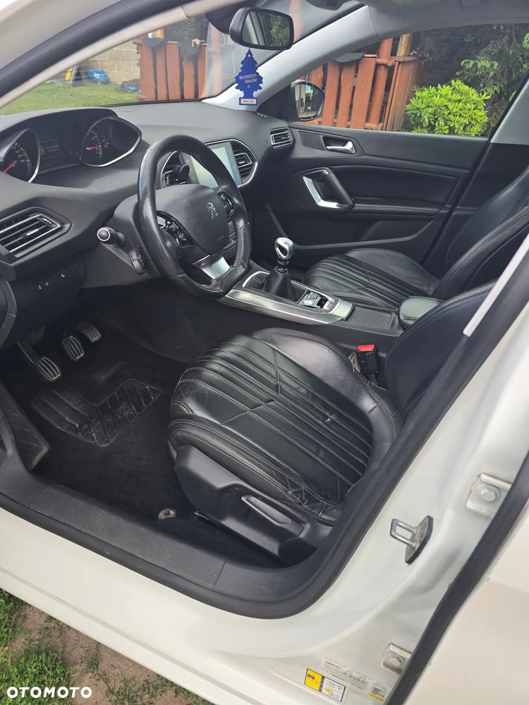 Peugeot 308 1.2 PureTech Style S&S - 12