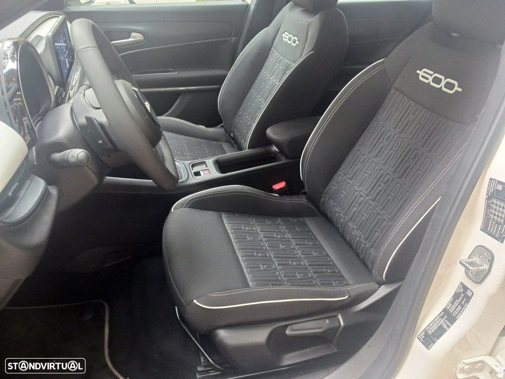 Fiat 600 1.2 Hybrid Icon - 31