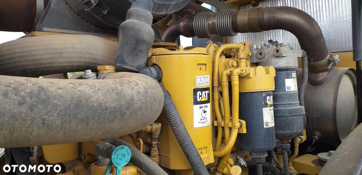 Caterpillar Walec wibracyjny CATERPILLAR CS 64 B - 28