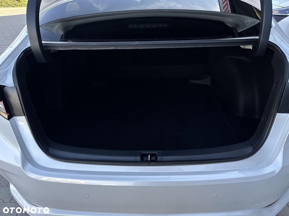 Toyota Corolla 1.8 Hybrid GR Sport - 33