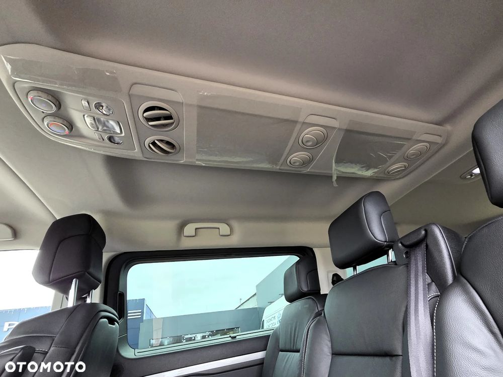 Peugeot Traveller - 27